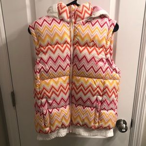 Vertical9 Puffer Vest. Colorful zig zag pattern, removable hood, jr XL 16 EUC